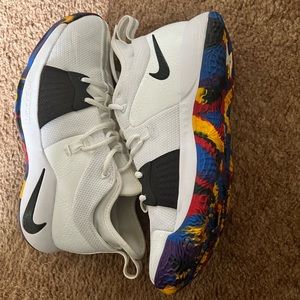 Nike Basketball Sneaker
